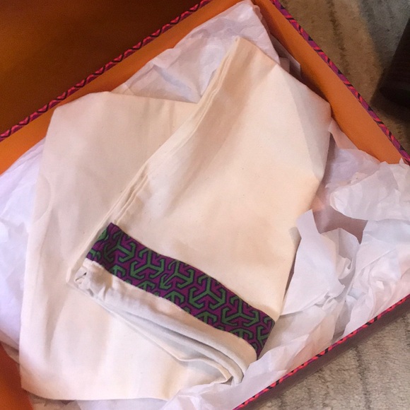 Women Tory Burch Boots. Worn once. Like new! - Picture 9 of 11